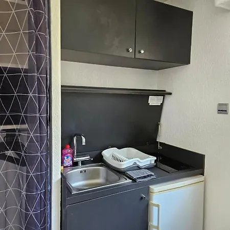 Apartamento Studio Au Calme Et Tout Equipe Le Cannet